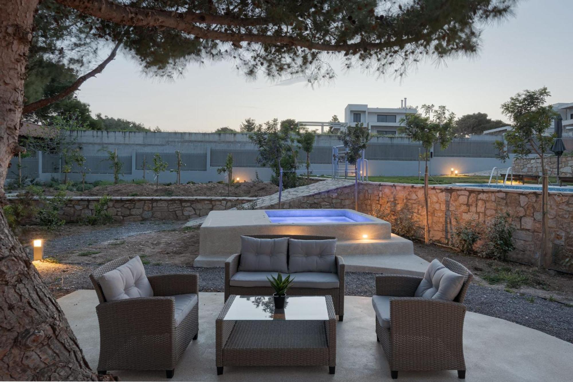 Cavos Boutique Homes *